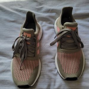 Adidas swift run trainers in khaki